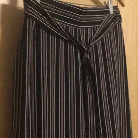 WEST KEI Tie Front Stripe Cropped Pants - Picture 8 of 13